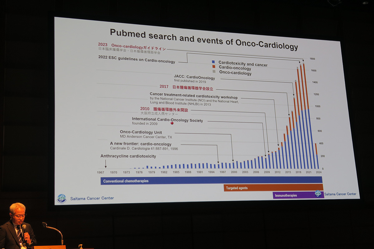 講演する埼玉県立がんセンター副病院長の岡亨氏
